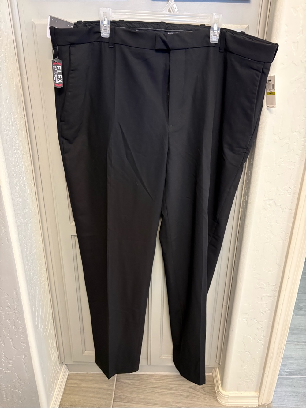 Men’s Van Heusen Black Dress Pants with Flex Stretch NWT